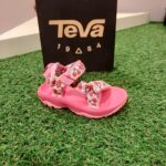 Sandaal voor meisjes in de kleur roze